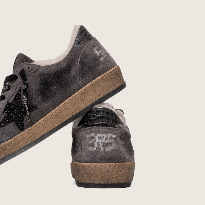 Зимние Golden Goose Ball Star / Замша серая / черная звезда